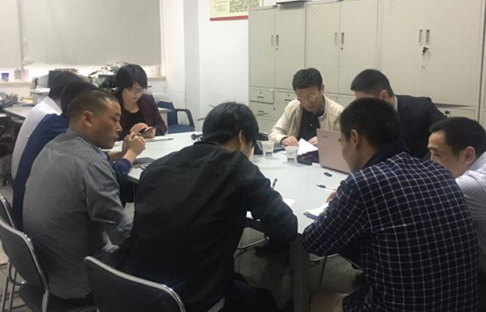 鴻寶集團高精度全自動交流穩(wěn)壓器和小型斷路器 再次順利通過CCC質量認證復評